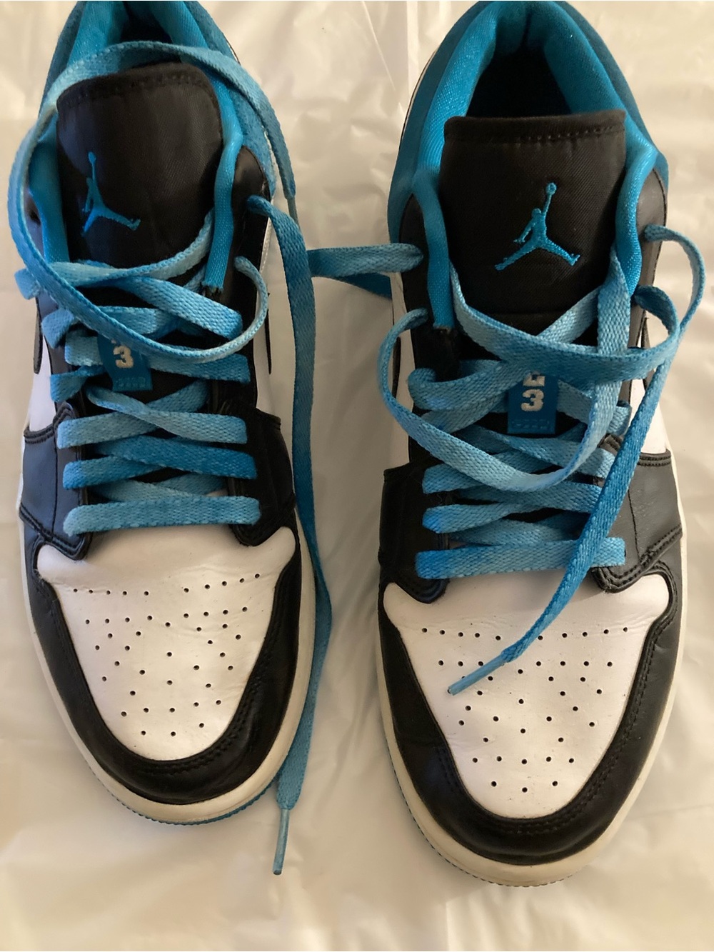 Jordan men Low-Top Sneakers in White, Black & Blue Teal